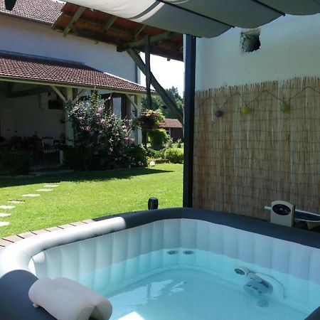 Les Eygletieres Bed and Breakfast Bourriot-Bergonce Εξωτερικό φωτογραφία